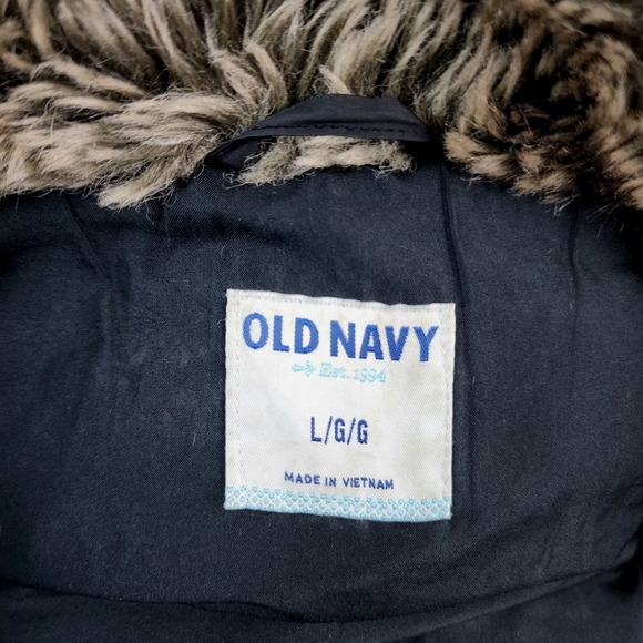 Vintage Style Large Old Navy Black Puffer Jacket with Faux Fur Collar Size L - Picture 5 of 5